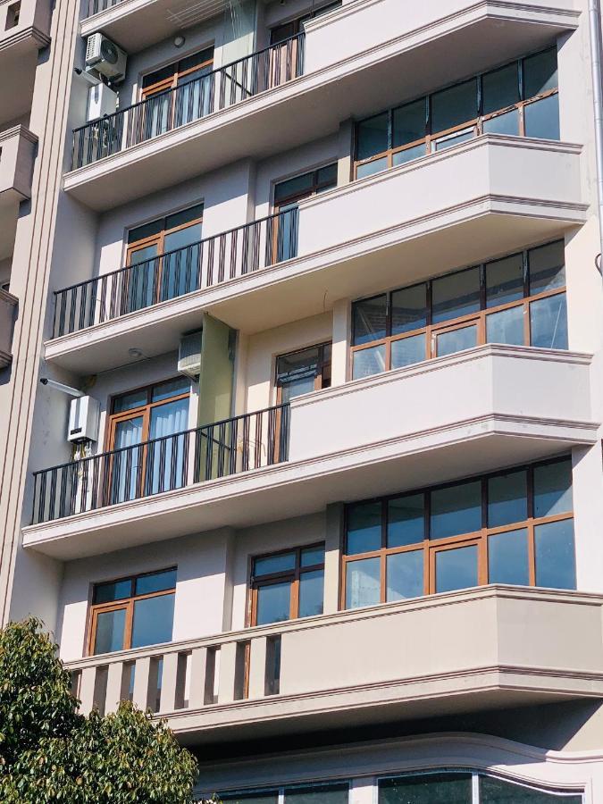 Downtown Batumi Apartment Extérieur photo